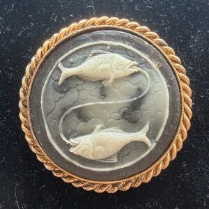 Vintage Pisces fish scale gold trimmed cameo pin brooch